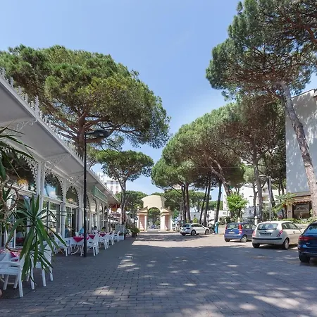 Lido Degli Estensi Flat A Due Passi Dalla Spiaggia Llido Degli Estensi Exterior photo