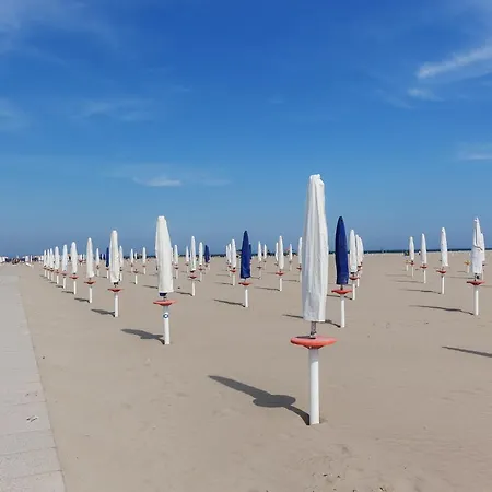 Lido Degli Estensi Flat A Due Passi Dalla Spiaggia Llido Degli Estensi Exterior photo