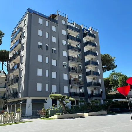 Lido Degli Estensi Flat A Due Passi Dalla Spiaggia Llido Degli Estensi Exterior photo